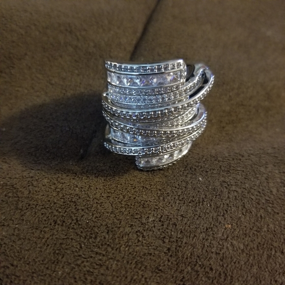 Fashion Ring - Picture 2 of 5